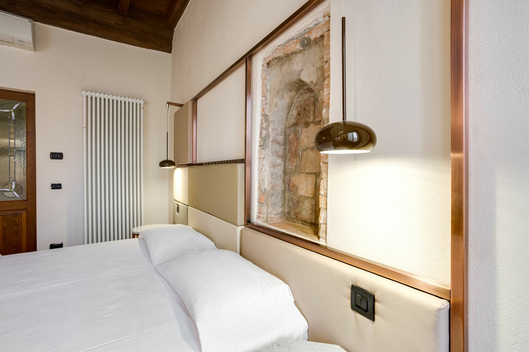 Ferrara Rooms Bagian luar foto