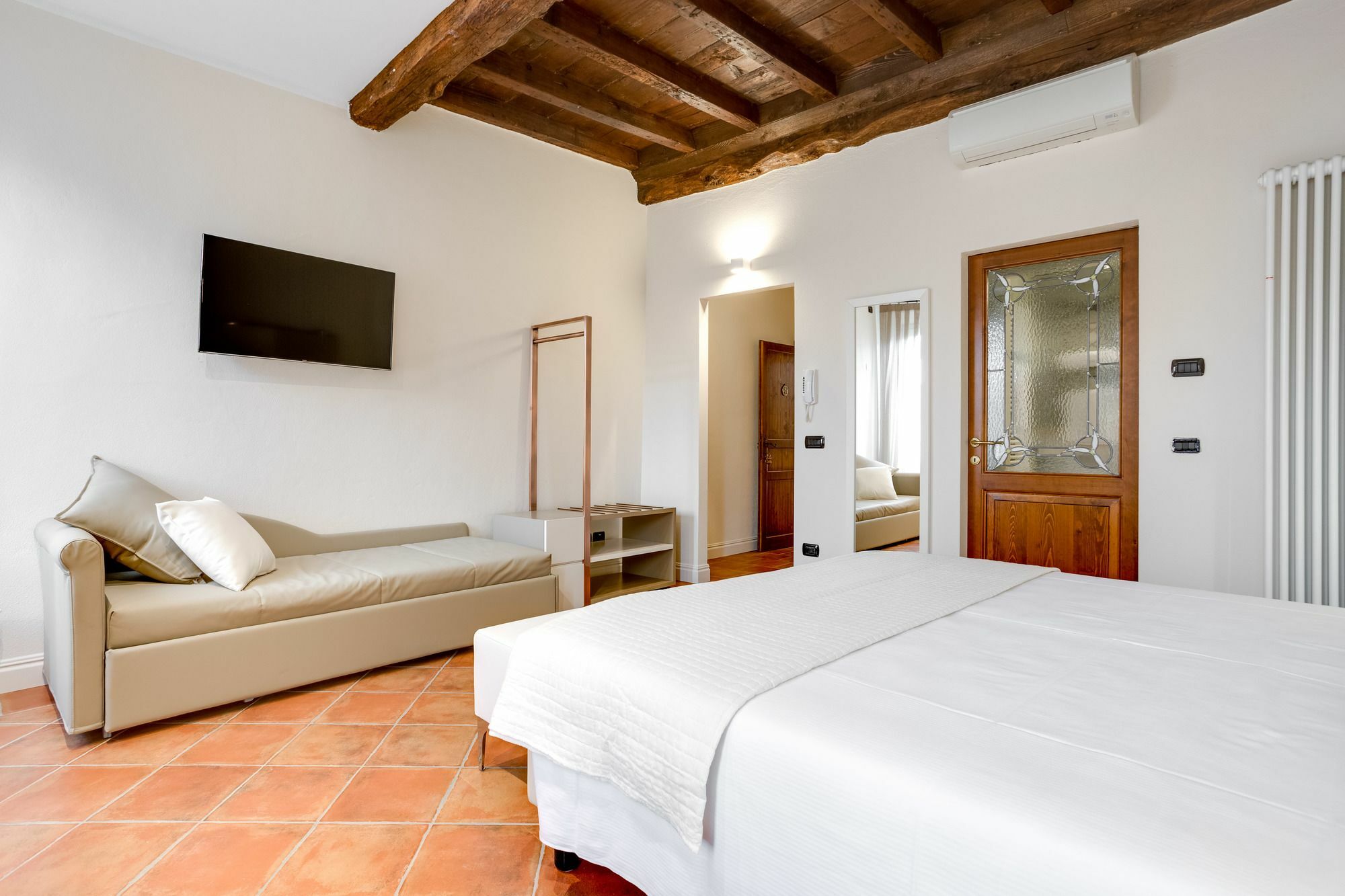 Ferrara Rooms Bagian luar foto