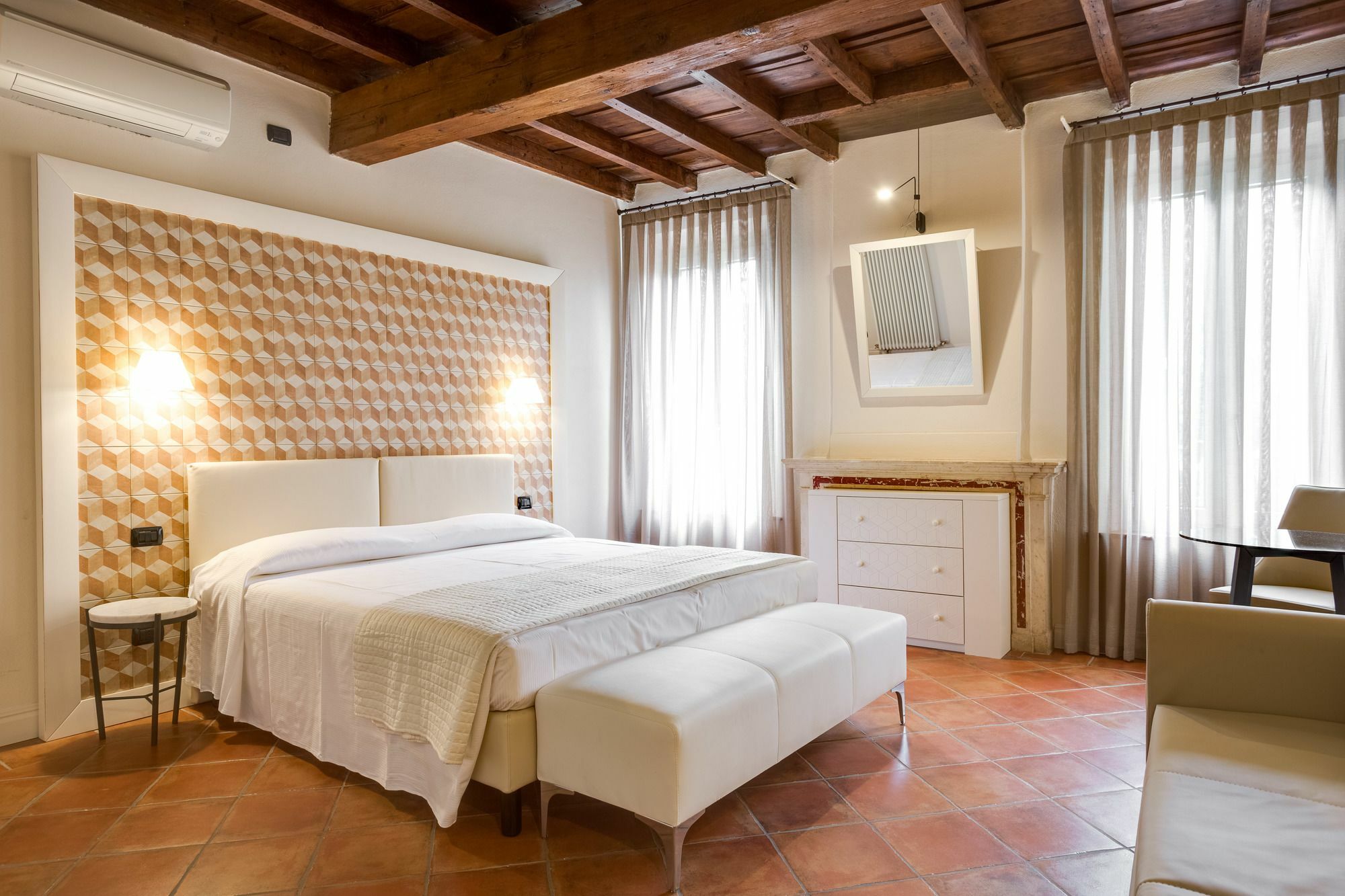 Ferrara Rooms Bagian luar foto